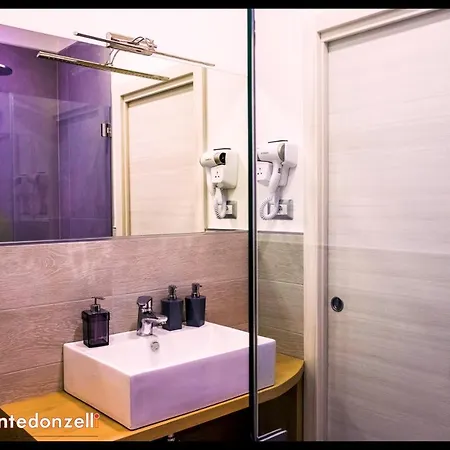 Montedonzelli Oda ve Kahvaltı 4*